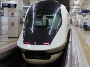 近鉄名古屋線 21020系 アーバンライナーnext 前面 近鉄名古屋駅にて