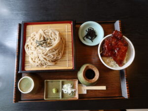 ミニソースかつ丼とそばのセット 会津若松 二の丸 鶴ヶ城会館にて