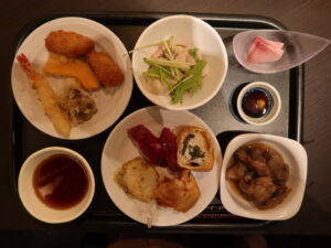 会津若松 東山温泉 くつろぎ宿 千代滝 夕食ビュッフェの例