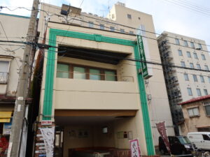 青森センターホテル 青森まちなかおんせん 市場通口
