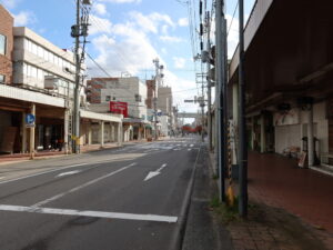 青森 ニコニコ通り 夜店通商店街 昭和通りとの交差点 東側を撮影