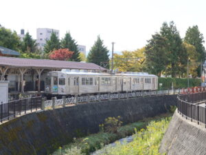弘南鉄道大鰐線 7000系 全体 中央弘前駅で撮影