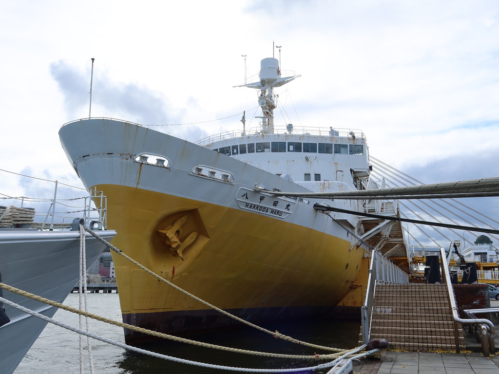 青森ベイエリア 青函連絡船 八甲田丸 前面を撮影