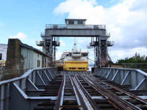 青森ベイエリア 青函連絡船 八甲田丸 列車を搭載するための可動橋