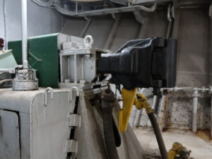 青函連絡船 八甲田丸 車両甲板 列車を固定するための連結器