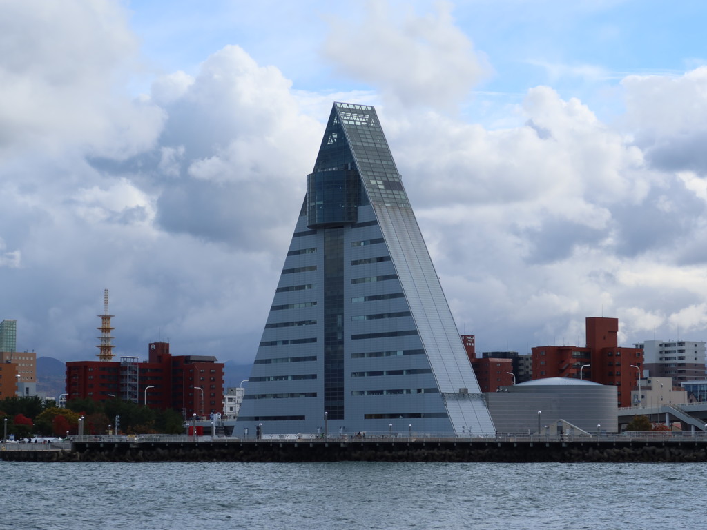 青森ベイエリア 青森県観光物産館 アスパム