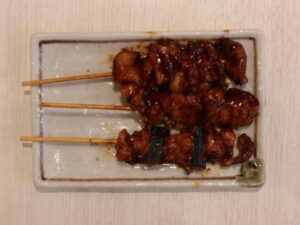 焼き鳥3本盛り合わせ 新習志野駅前 天然温泉 湯～ねるにて